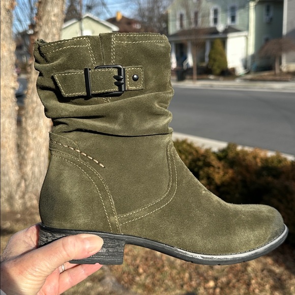 Earth Beaufort olive green suede slouch boho ankle boot w/flannel lining. Sz 8.5 - Picture 2 of 11